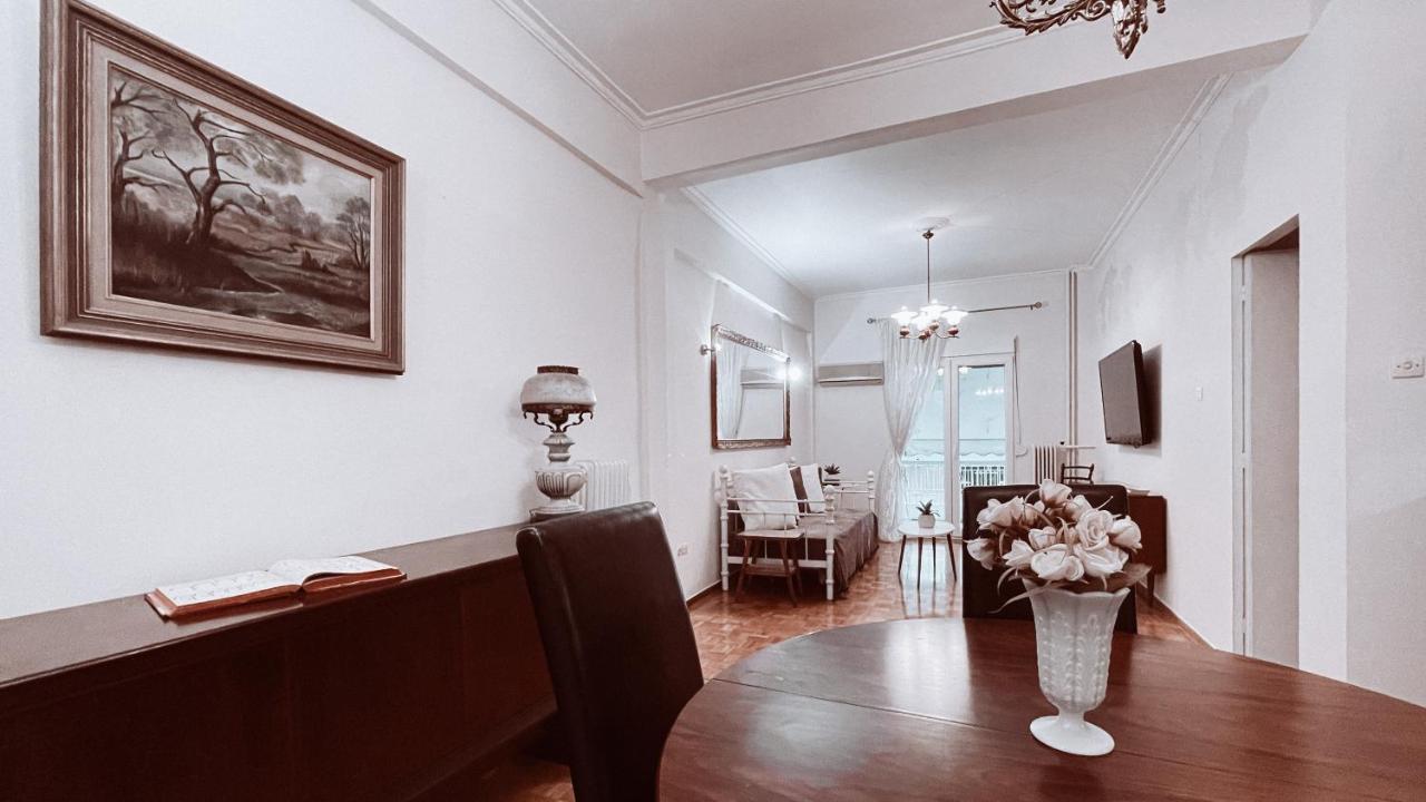 Vintage 2-Bedroom Apt In The Heart Of The City Atene Esterno foto