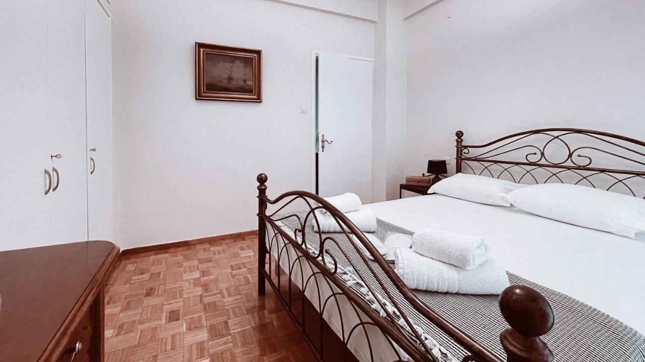 Vintage 2-Bedroom Apt In The Heart Of The City Atene Esterno foto